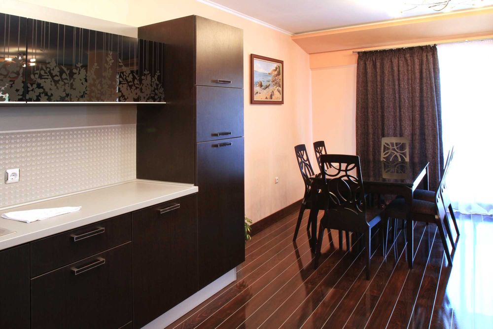 Разкошен пентхаус на първа линия море