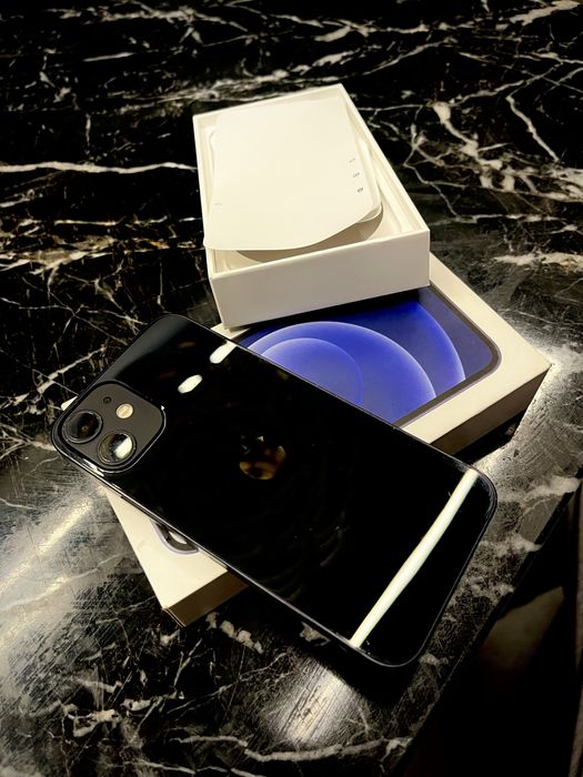 Айфон 12 мини в отличном состоянии