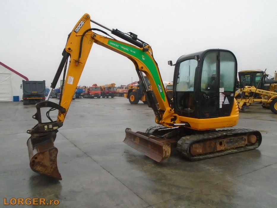 JCB 8055 RTS Miniexcavator JCB 8055 RTS din anul 2015, 5.3 tone, 2440 ore, lama