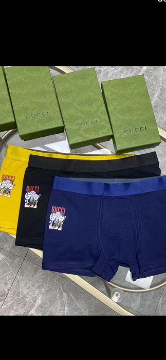 Boxeri Burberry, Christian Dior, Gucci, model 2026