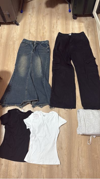 Женскте джинсы, платье, куртки оригинал