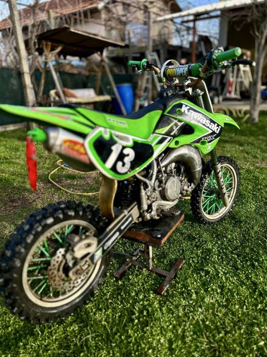 Продавам крос кавазаки кх 65 добро състояние