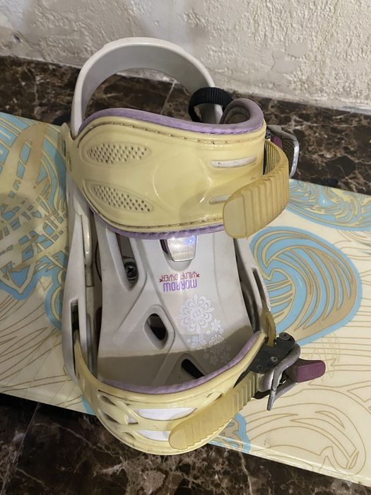 Продам сноуборд с ботинками