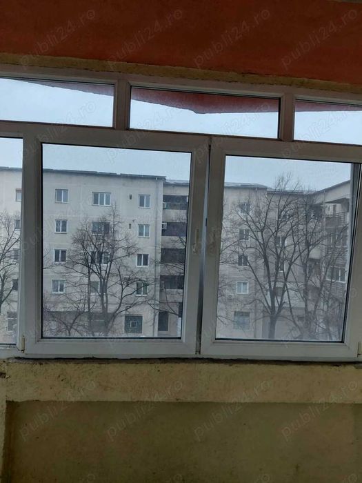 Apartament cu 3 camere decomandat etaj 3
