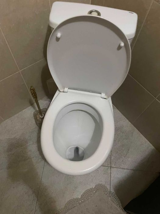 продам унитаз с бачком, крышкой бу