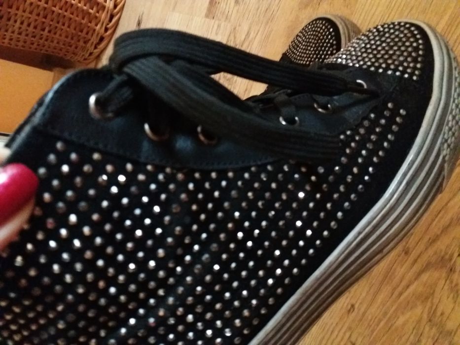 Дамски кецове