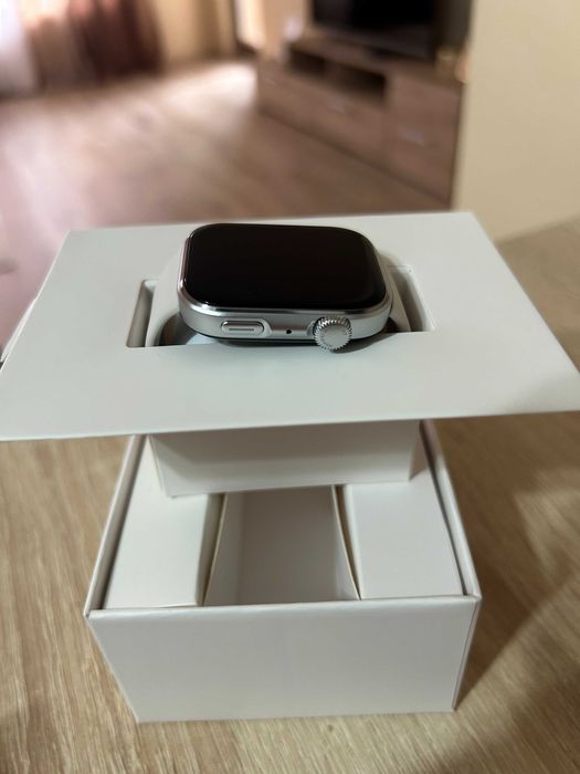 Смарт часовник Huawei watch fit 4 НЕРАЗЛИЧИМ ОТ НОВ