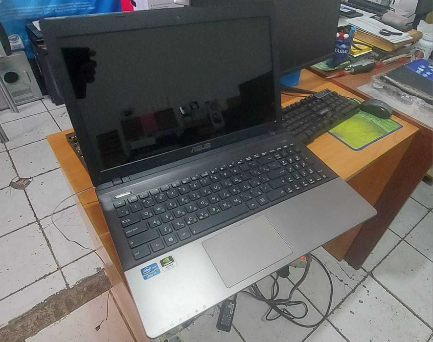 Asus K55vd/Core i7 - 3630QM/Ozu 8 Gb/HDD 750 gb/GT 610 m 2gb/Бата отл.