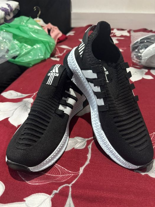 Adidași adidas noi