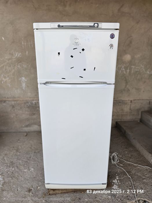 Продам холодильник Indesit
