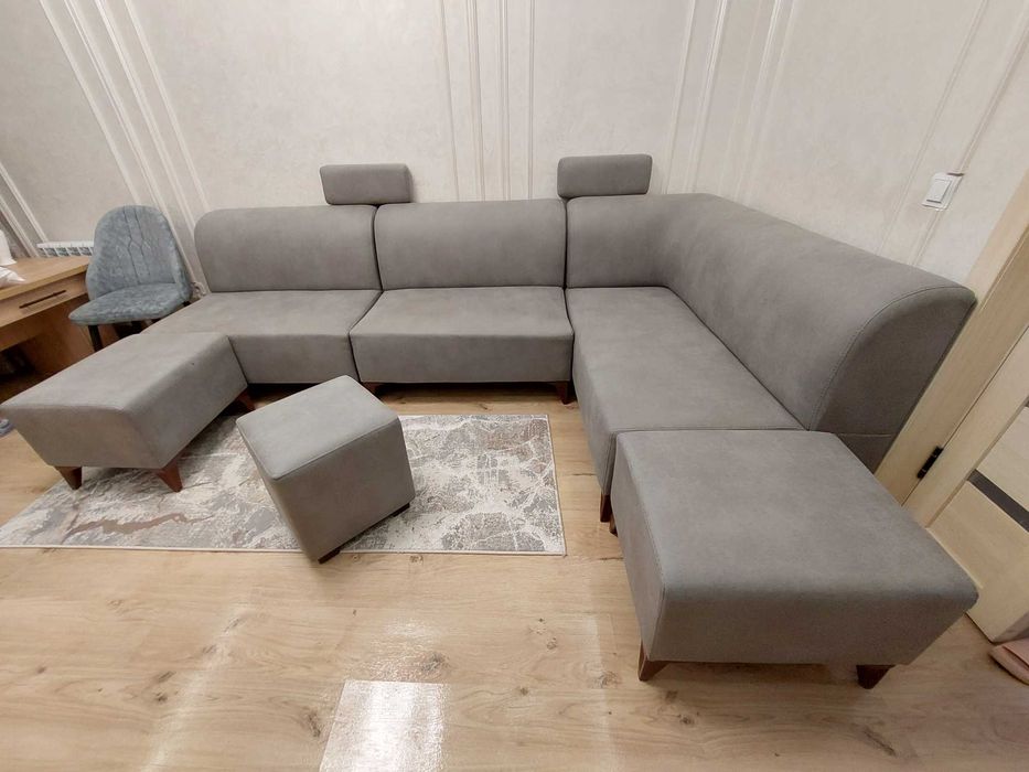 Уголок с 3 пуфиками