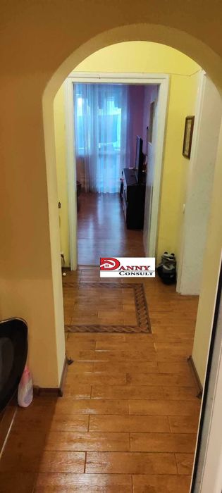 Тристаен ремонтиран апартамент с гараж в гр. Павликени