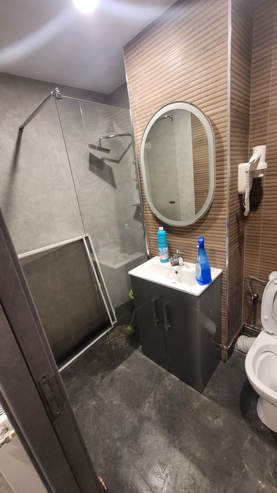 Vand garsoniera 41 mp,renovata utilata complet,gata de mutat