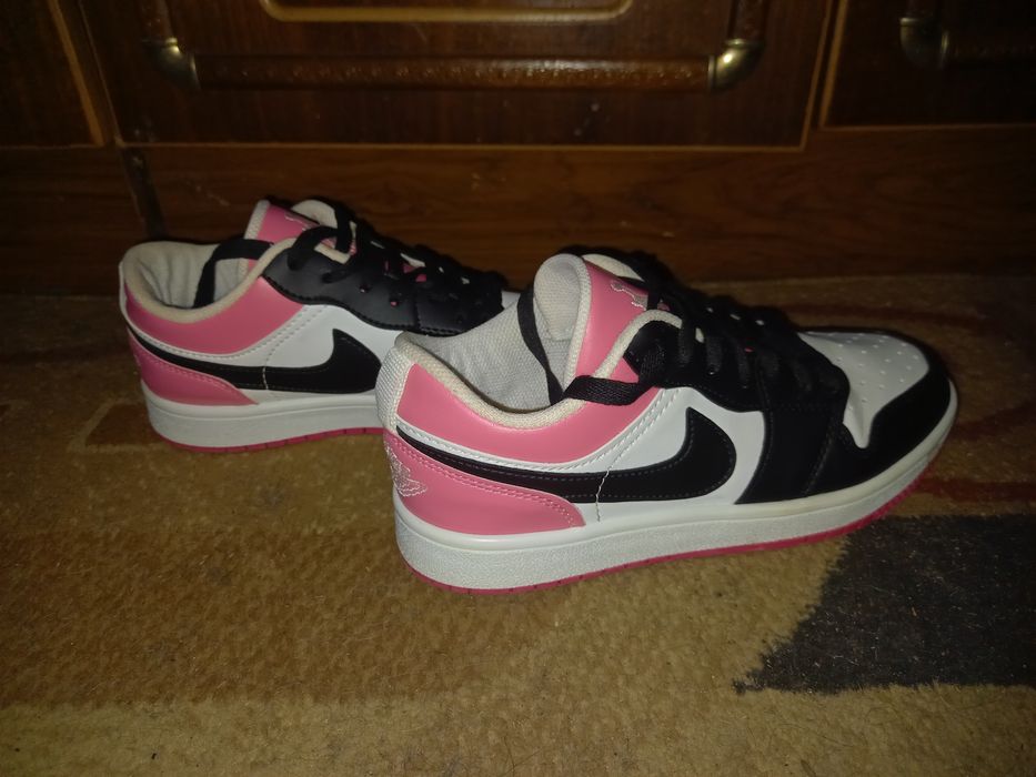 Кроссовки Nike AIR JORDAN.