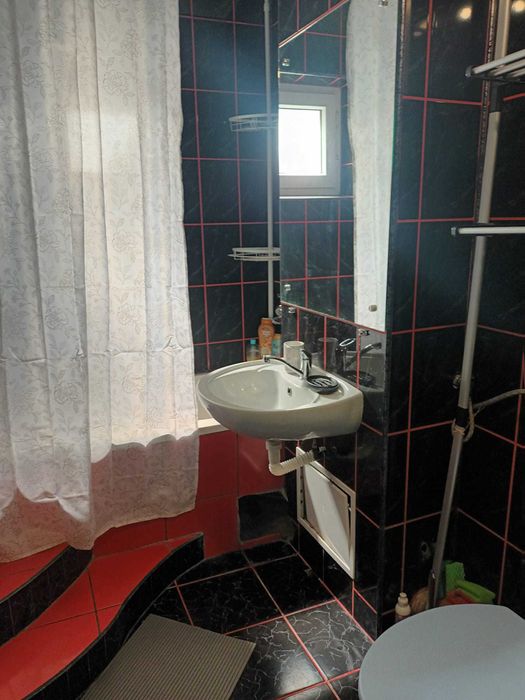 Inchiriem apartament 2 camere Brazda-Paltinis K-uri,mobilat,Centrala,AC,etaj.1 liber
