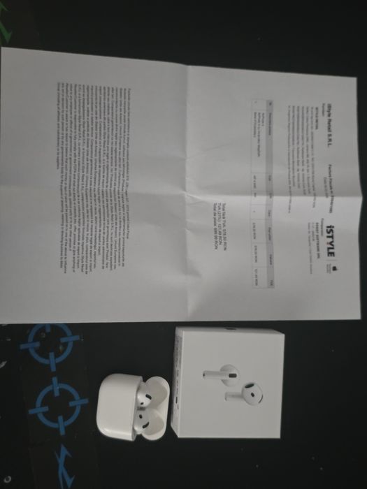 Vând AirPods  4 ANC