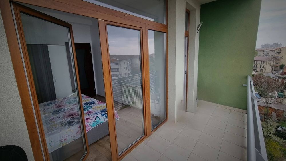 Inchiriez apartament