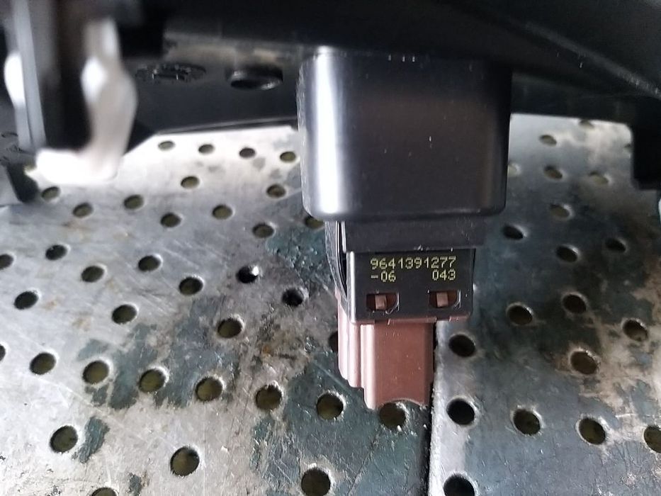 Buton airbag citroen c3 3 sx 9641391277
