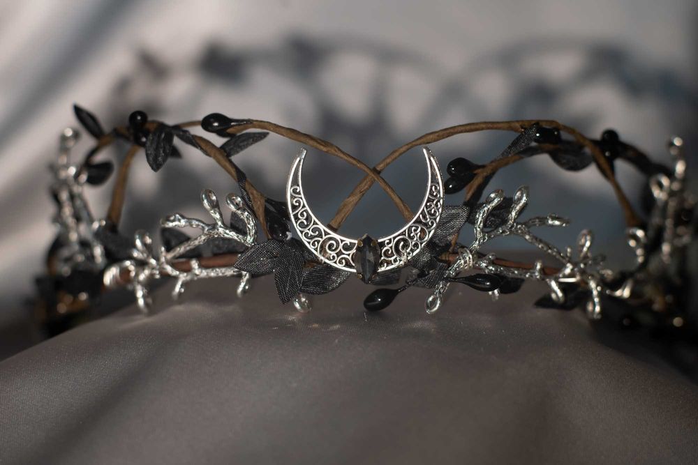 Готическая тиара (корона, диадема) ручной работы. Доставка включена.