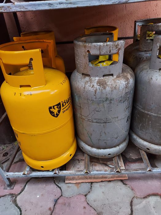 Butelii de aragaz cu guler