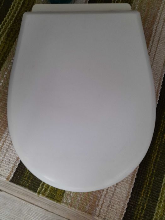 capac wc alb ,robust,stare perfecta