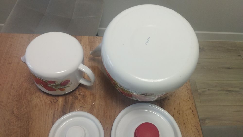 Продам эмальированные чайники