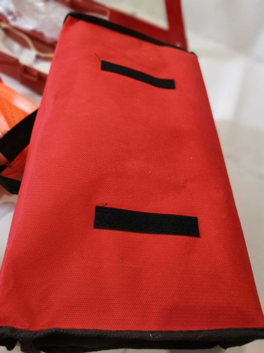 Автокомплект: ЗАВЕРЕН пожарогасител, аптечка, жилетка,триъгълник, въже