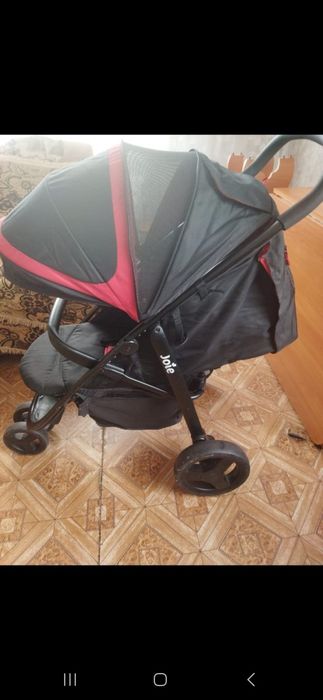 Продам коляску Joie