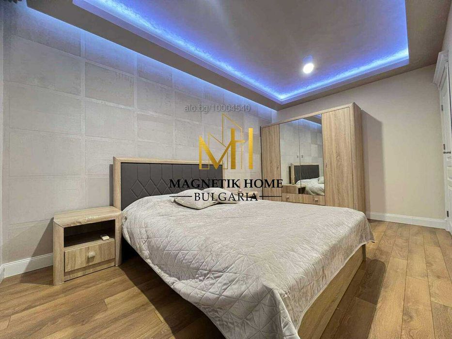 Дава се под наем Тристаен апартамент в Бургас, Център - 100 кв.м за 1224 € - Снимка #2