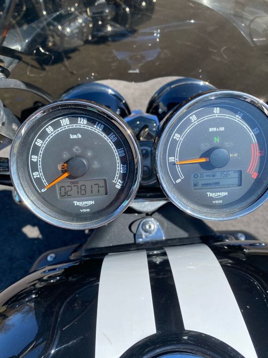 Triumph rocket 3 roadster