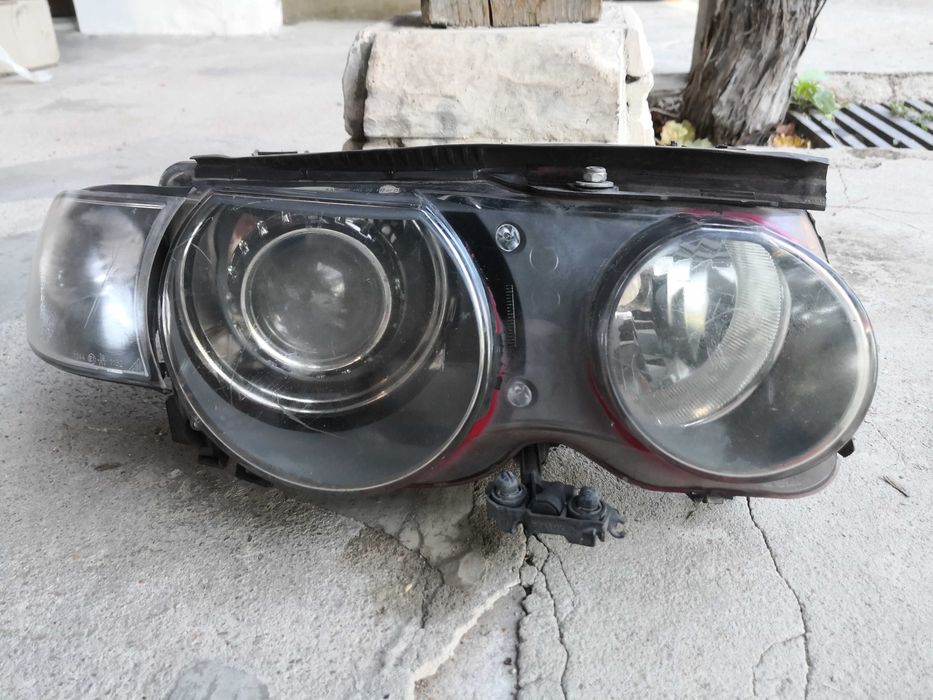 Фар BMW E46 Compact Xenon десен/Фар БМВ Е46 Компакт Оригинален
