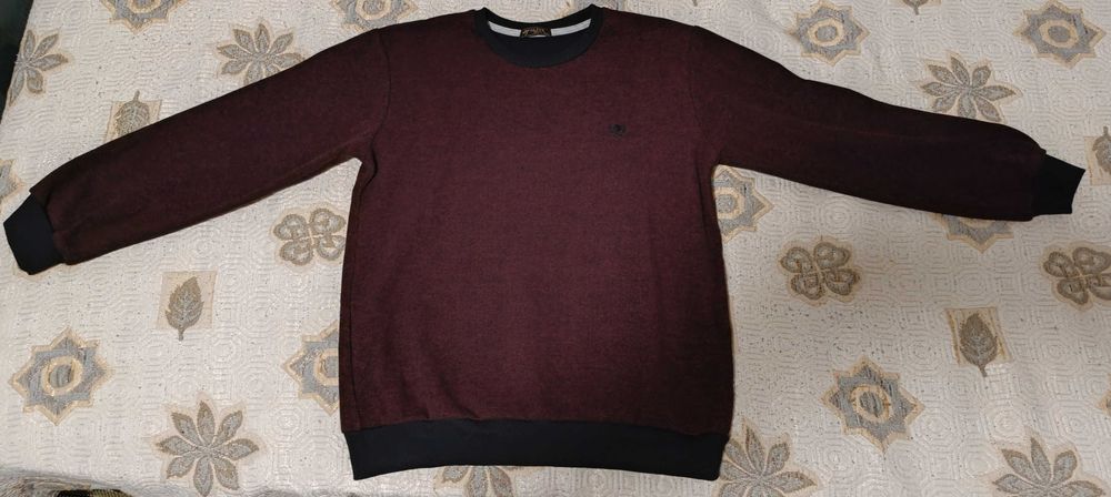 Продава мъжки пуловер