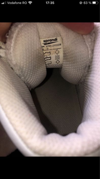 Sneakers înalți Sprandi cu blăniță, mărimea 36