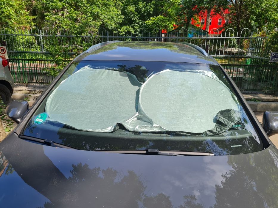 Parasolar auto parbriz