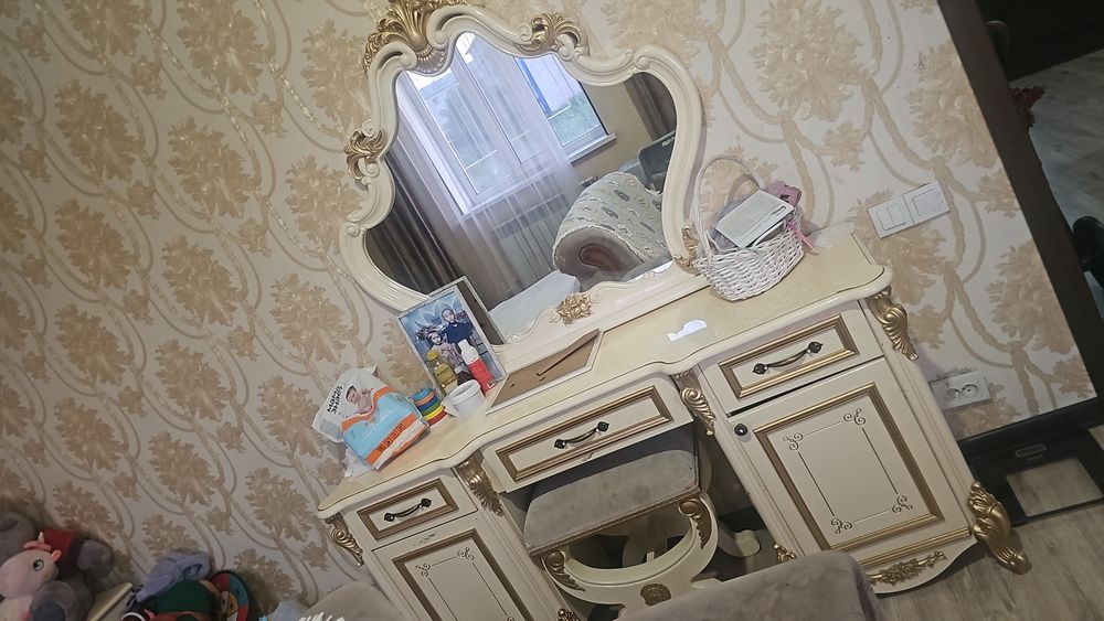 Спальный гарнитур в идеальном состоянии