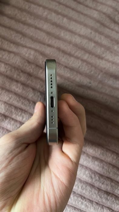 Продам Iphone 15 pro