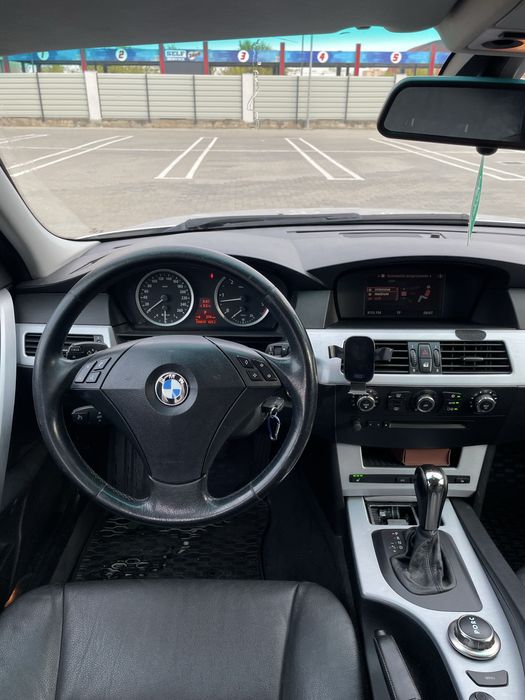 BMW 525 / automata