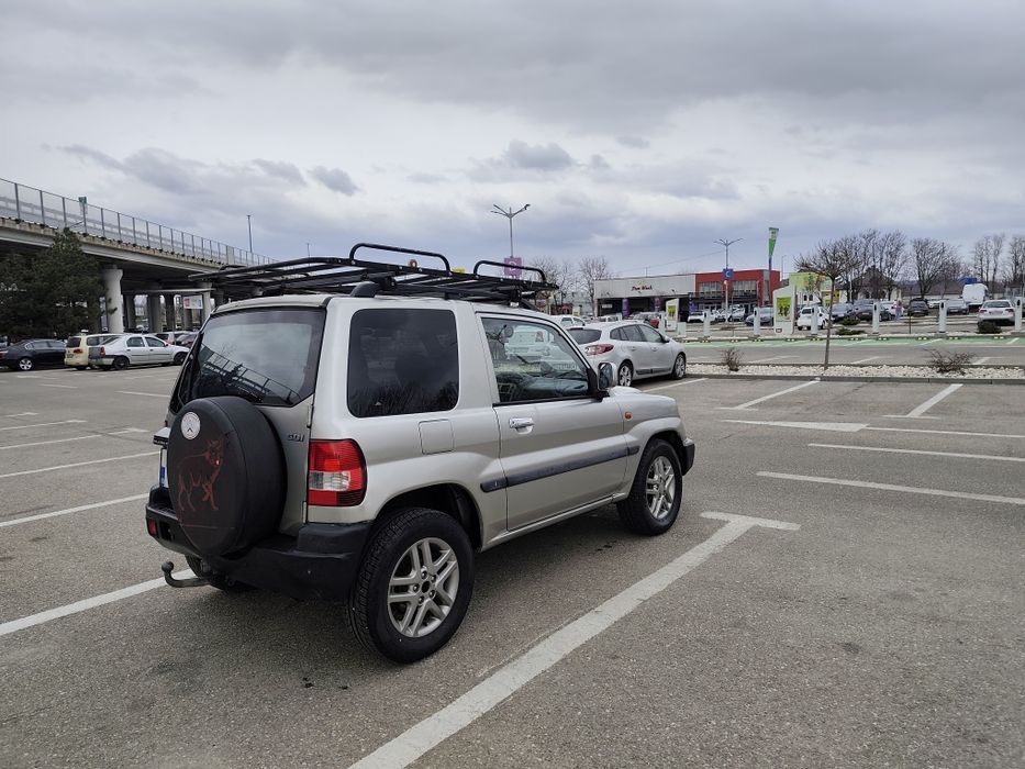 Vând Mitsubishi Pajero Pinin