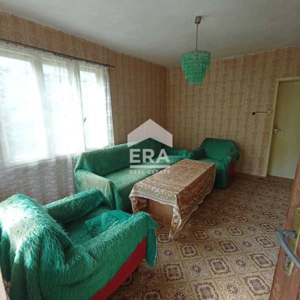 ЕРА Фаворит продава къща с двор в с. Дружево