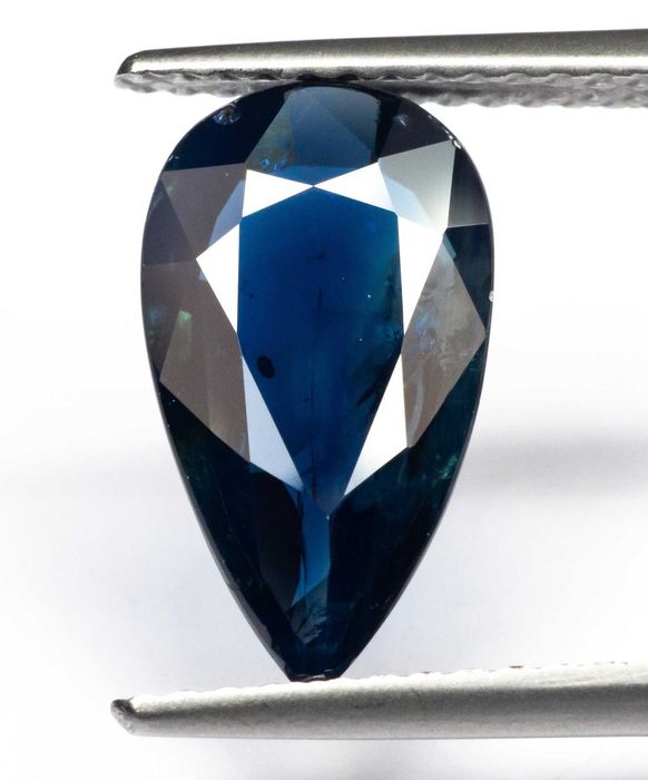 Тъмно-син естествен САПФИР - 2.63 карата