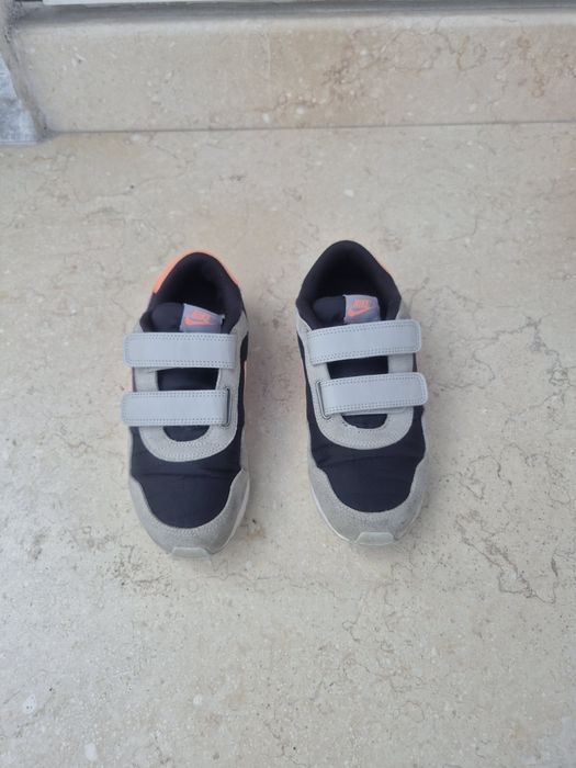 Adidasi Nike marimea 35