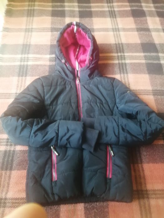 Яке с качулка, за есенно зимен сезон.