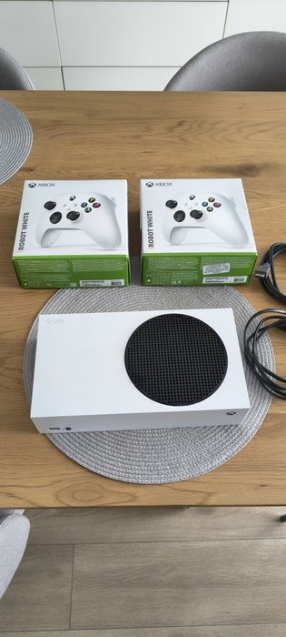 Xbox Series S / 2 controllere