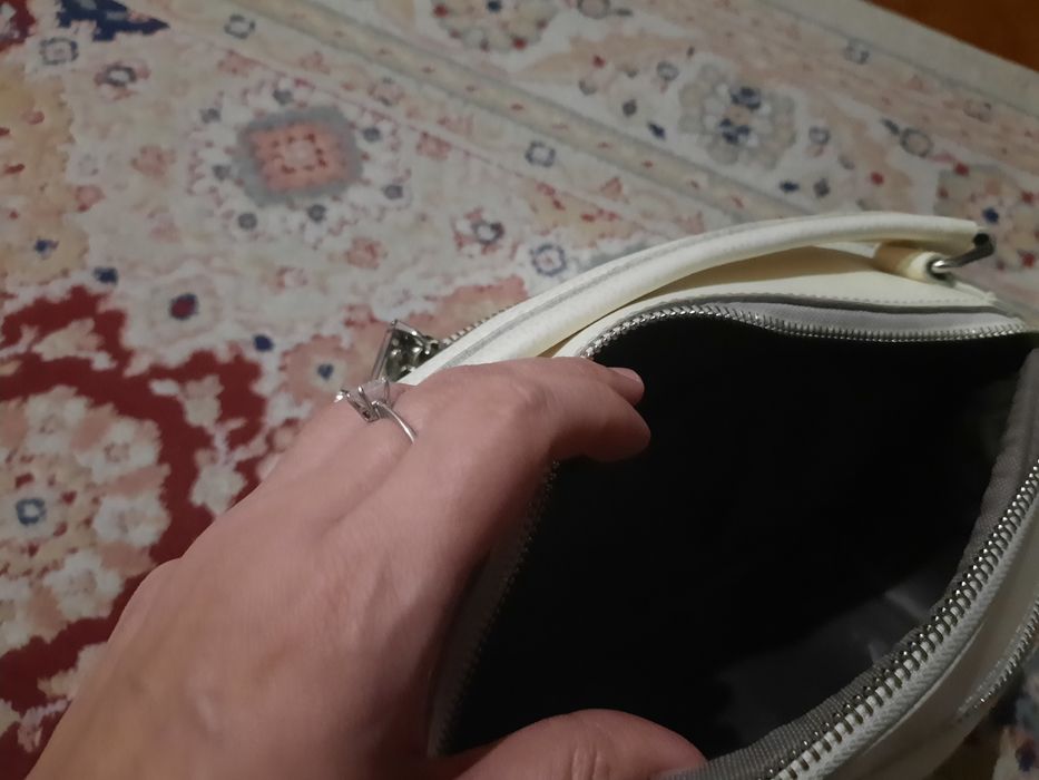 Белая Кожаная сумочка