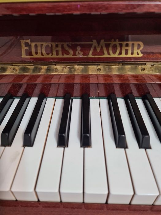 Продам фортепиано в хорошем состоянии. Продаём так как не используем