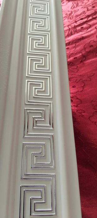 Карниз для шторы в хорошем состоянии длина 3 метр