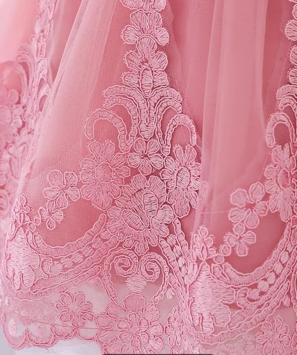 Платье нарядное новое для девочки