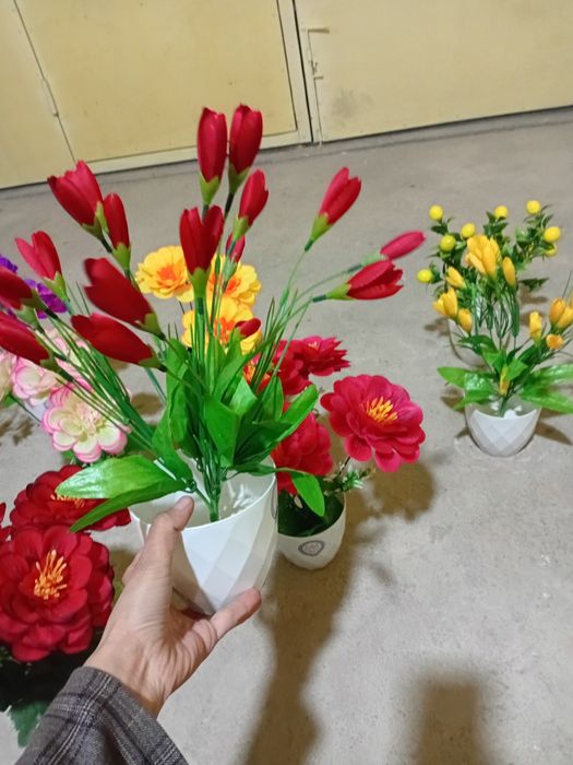 Tuvakdagi Suniy Gullar