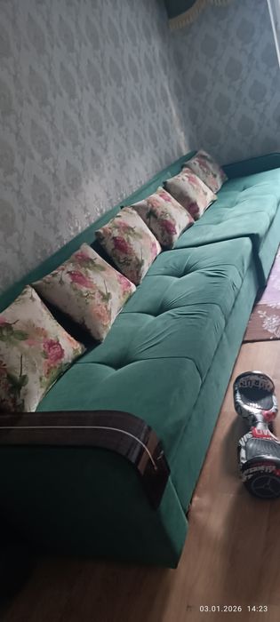 Диван угловой продам