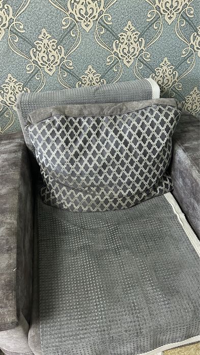 Продам диван +2 кресло